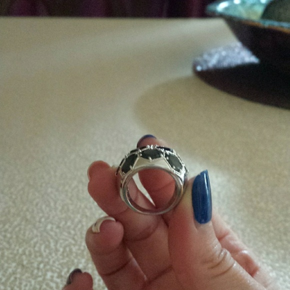 Ring - Picture 3 of 3